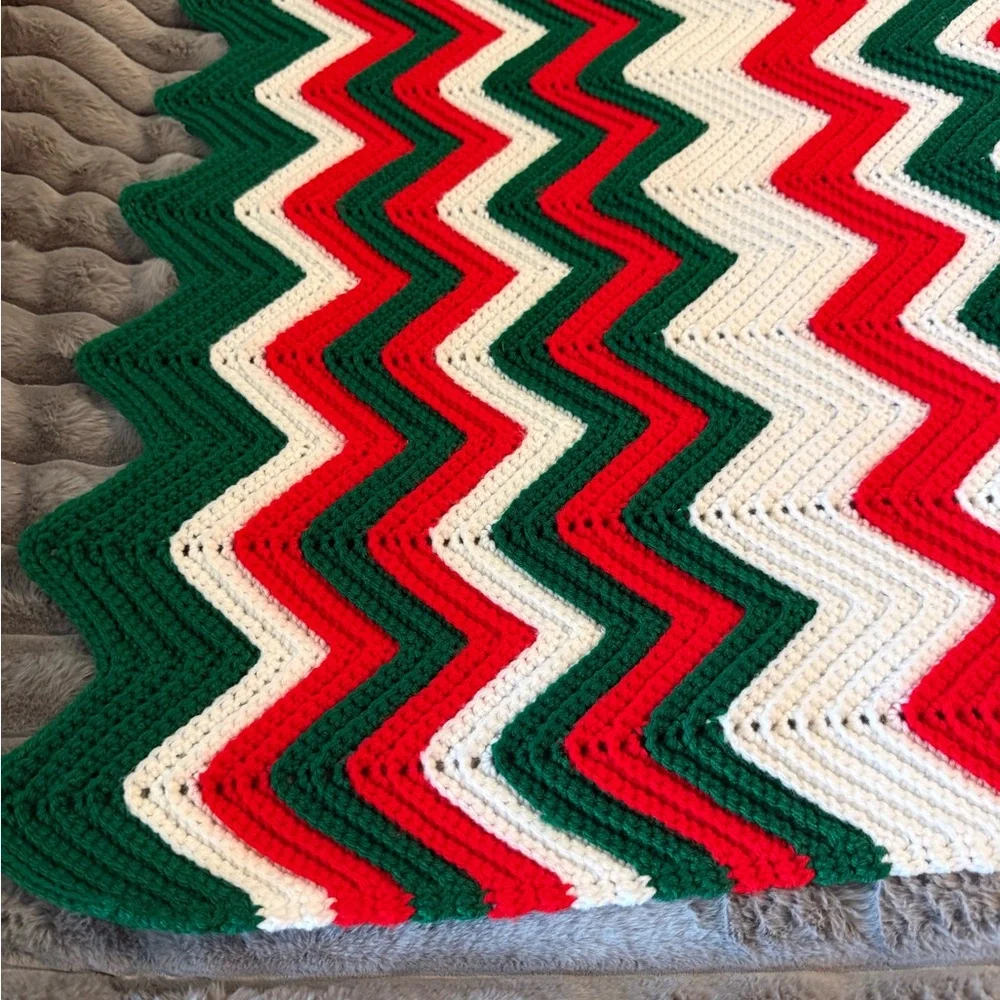 Holiday Zigzag Blanket - Red, Green, White